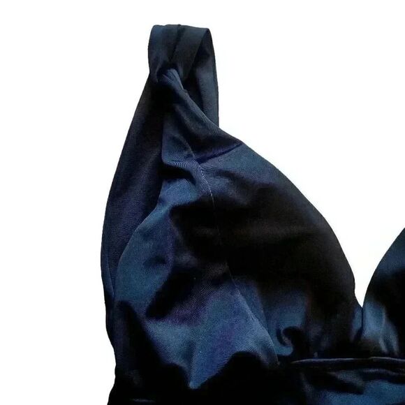 Time & Tru Women's Black Poly/Spandex Slimming Full Seat Coverage One Piece Swim - Picture 4 of 11